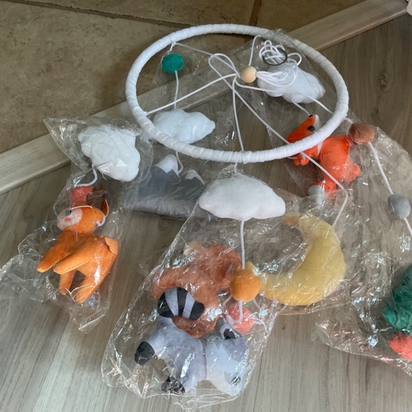 New baby mobile with outdoor mountain animals clouds trees nature infant - Picture 2 of 14